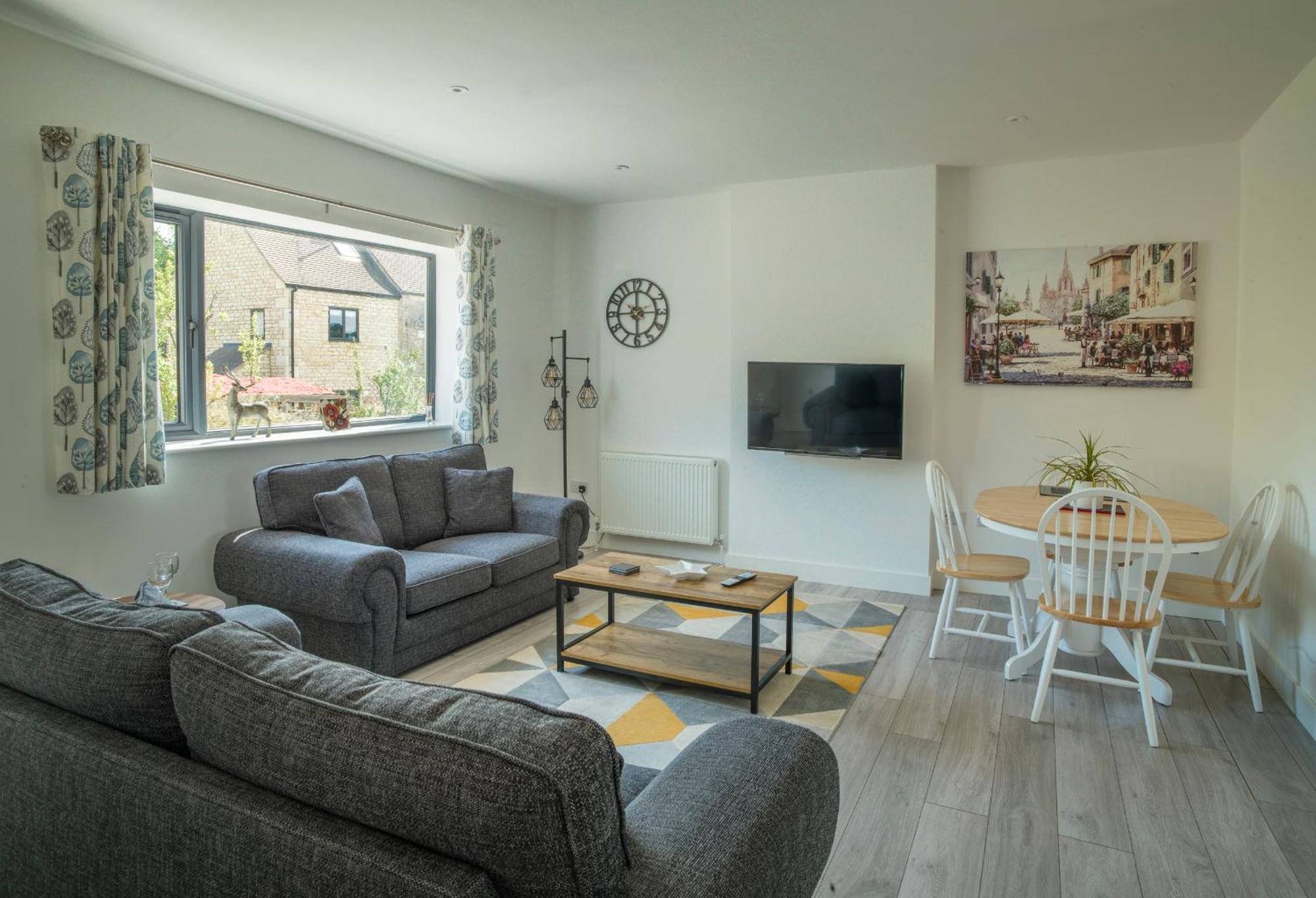 Stunning Modern Apartment In The Cotswolds Chalford Exterior photo